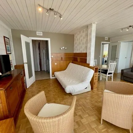 Quiberon: 2p, Balcon Sud, Garage, Face A La Grande - Fr-1-478-212 Lägenhet